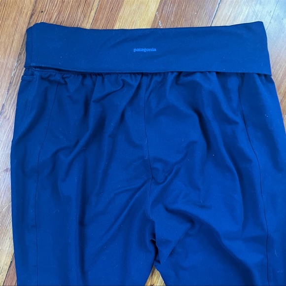 Patagonia Women's Trail Beta Capri Leggings Navy Size Small - Picture 10 of 10